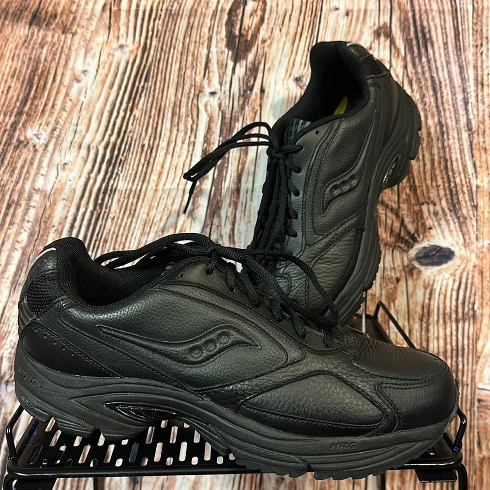 Saucony Omni Walker Sneakers Womens Sz. 11